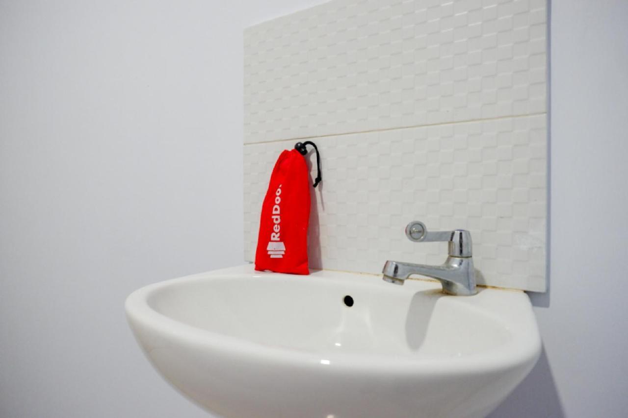 Reddoorz @ Hotel Bravo Pantai Kamali Bau Bau Baubau Dış mekan fotoğraf